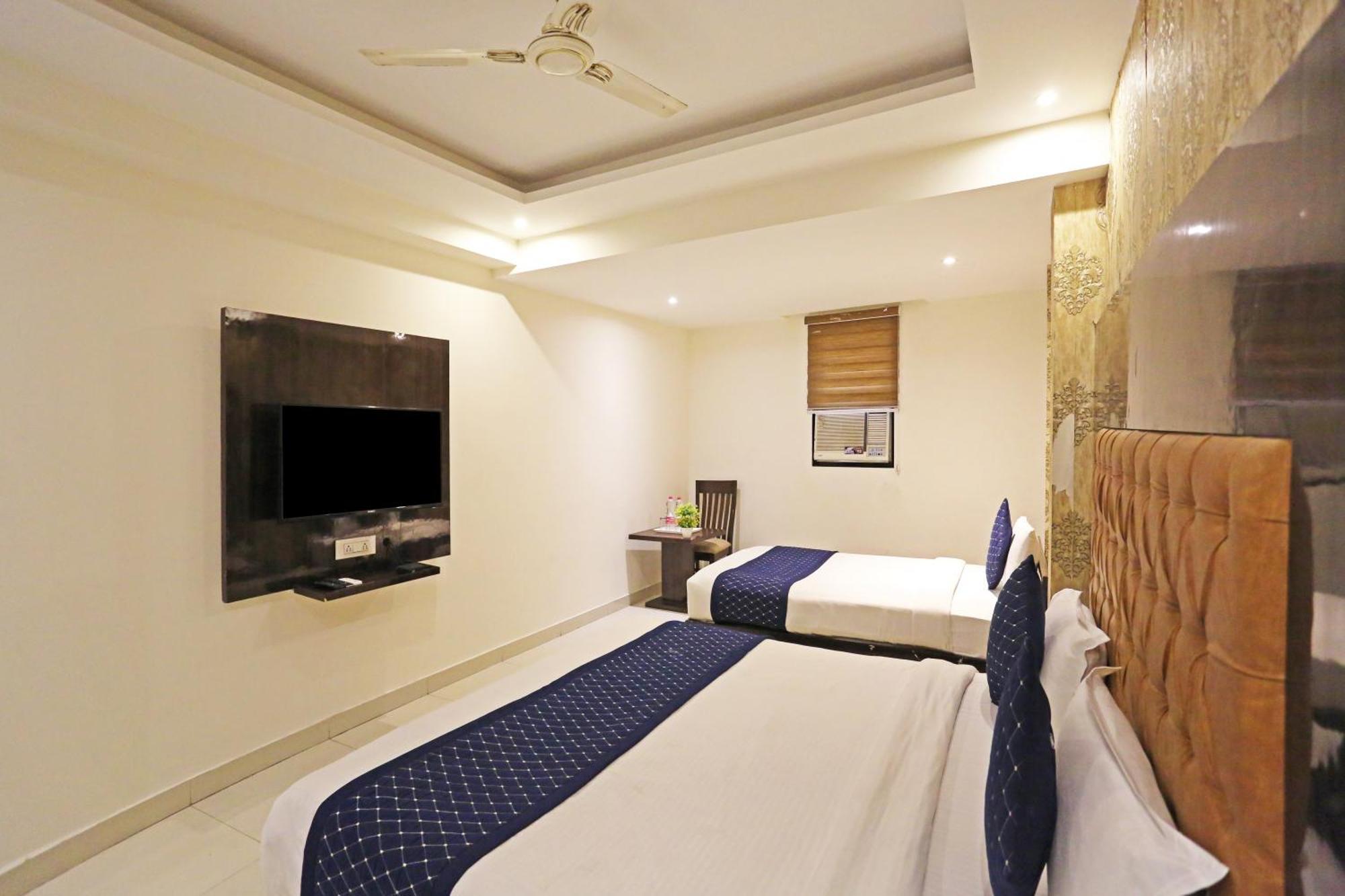 The Iconic Delhi International Airport Bed & Breakfast New Delhi