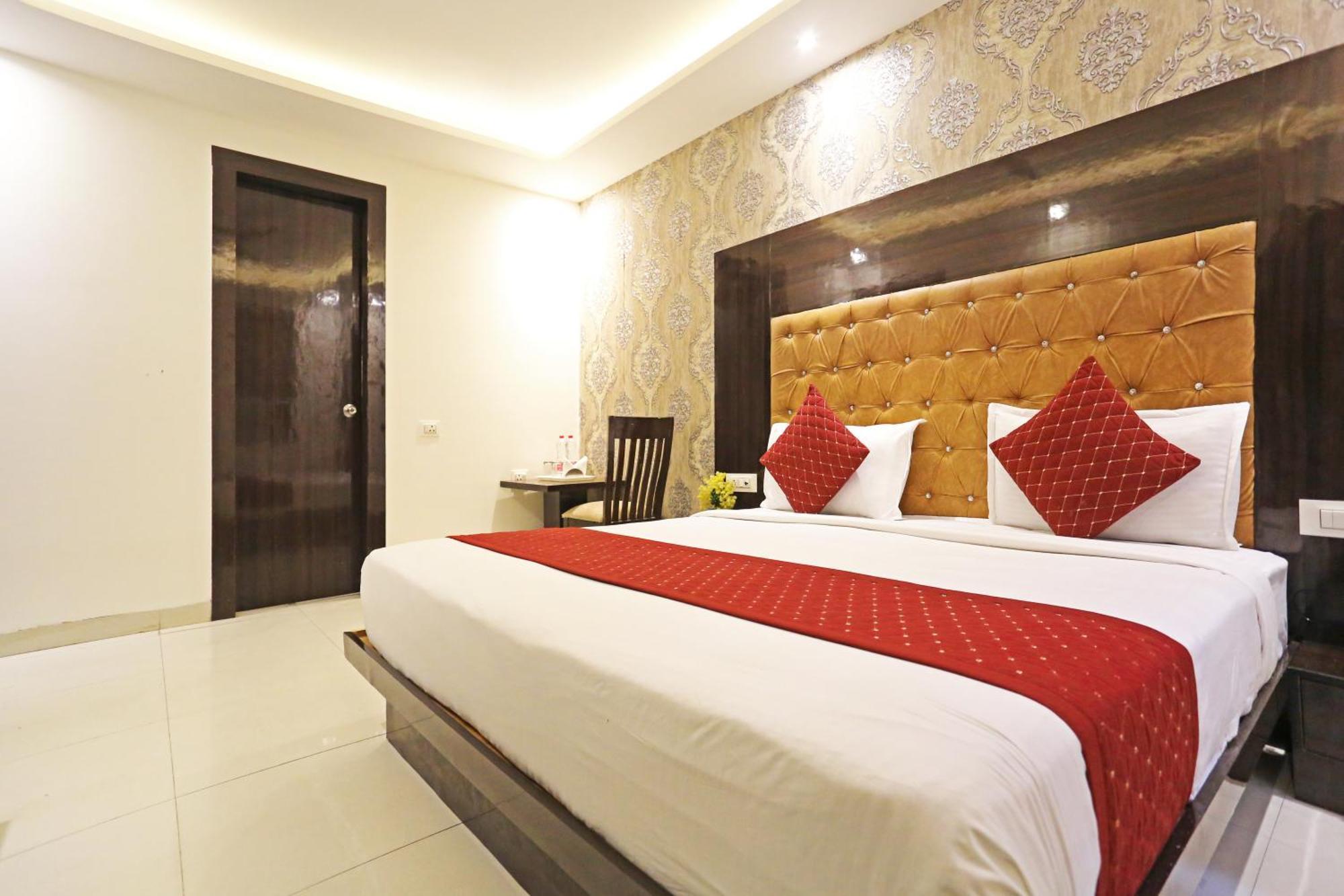 The Iconic Delhi International Airport Bed & Breakfast New Delhi